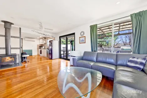 Property photo of 15 Thompson Street Bright VIC 3741