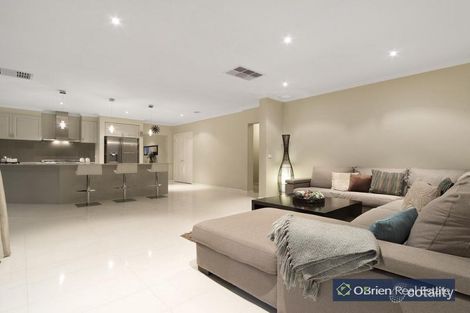 Property photo of 3 Moss Street Cranbourne North VIC 3977