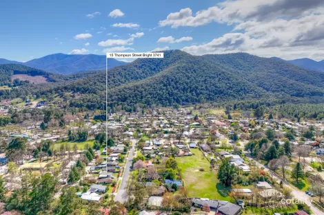 Property photo of 15 Thompson Street Bright VIC 3741