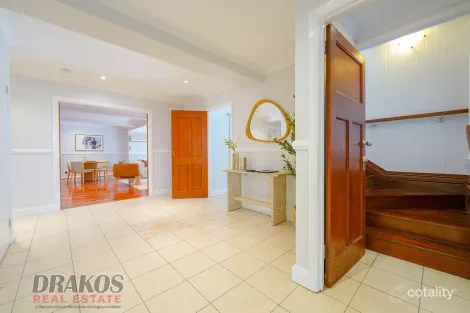 Property photo of 102 Linton Street Kangaroo Point QLD 4169