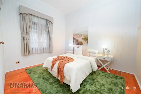Property photo of 102 Linton Street Kangaroo Point QLD 4169