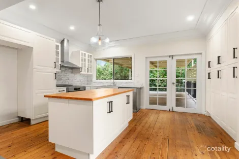 17 WALLAWA AVE, ENGADINE, NSW 2233