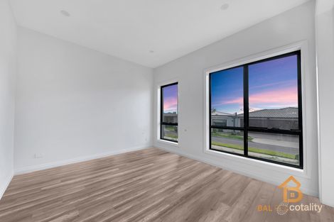 Property photo of 3 Murrayfield Place Strathtulloh VIC 3338