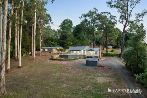 Property photo of 8 Lisheen Road Cockatoo VIC 3781