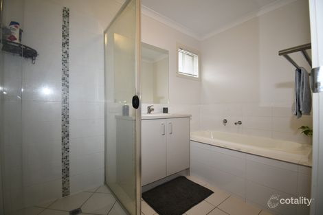 Property photo of 57 Taramoore Road Gracemere QLD 4702