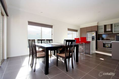 Property photo of 16 Barrington Circuit Caroline Springs VIC 3023