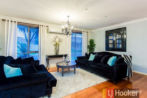 Property photo of 6 Glenora Way Hampton Park VIC 3976