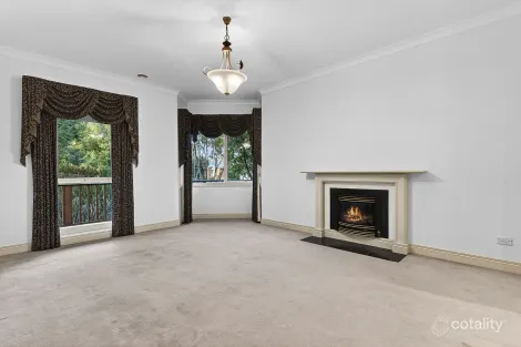 Property photo of 23 Marlesford Crescent Berwick VIC 3806