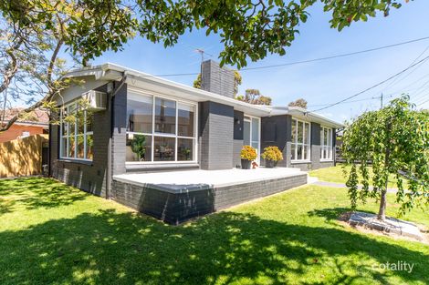Property photo of 18 Gowrie Avenue Frankston South VIC 3199