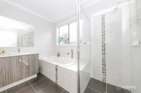 Property photo of 41 Tyrell Place Berwick VIC 3806