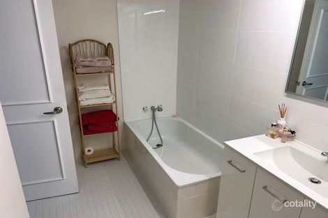 Property photo of 11/2940 Gold Coast Highway Surfers Paradise QLD 4217
