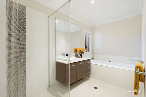 Property photo of 1 Bala Court Springfield Lakes QLD 4300