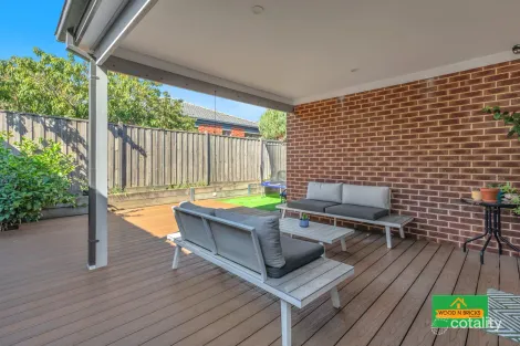 Property photo of 19 Bradman Drive Cranbourne West VIC 3977