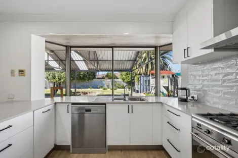 Property photo of 52 Sanderling Drive Thornlie WA 6108