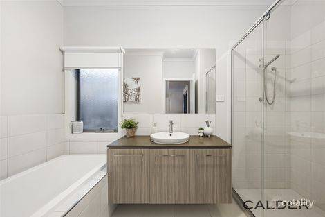 Property photo of 4 Tourmaline Drive Cobblebank VIC 3338