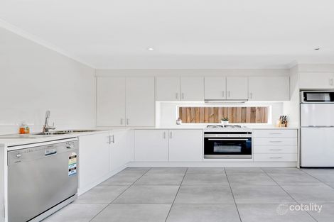 2/66 Unitt St, Melton, VIC 3337
