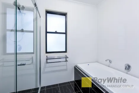 Property photo of 3 Village High Crescent Coomera QLD 4209