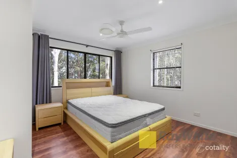 Property photo of 3 Village High Crescent Coomera QLD 4209