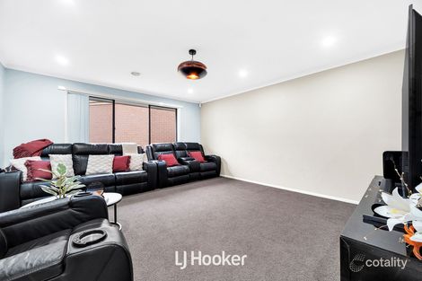 Property photo of 53 Oakland Drive Hampton Park VIC 3976