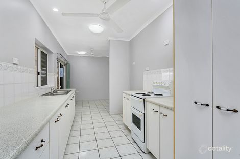 Property photo of 2 Hammond Court Mooroobool QLD 4870