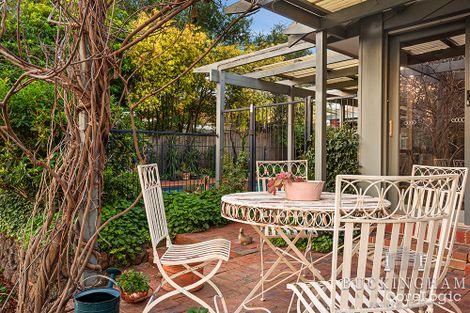 Property photo of 17 Lightwood Walk Yallambie VIC 3085