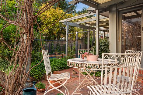 Property photo of 17 Lightwood Walk Yallambie VIC 3085