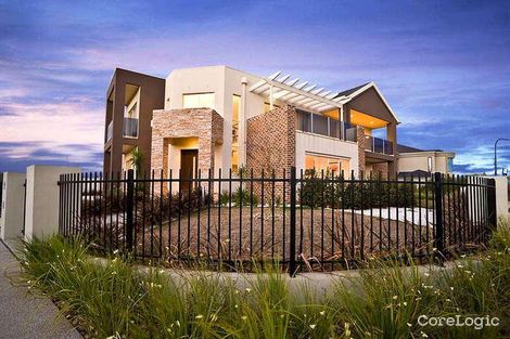 Property photo of 27 Lake Logan Way Caroline Springs VIC 3023