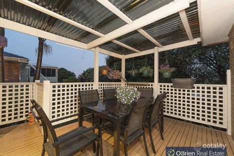 Property photo of 21 Matthew Flinders Avenue Endeavour Hills VIC 3802