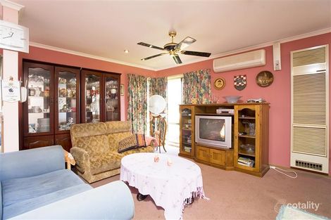 Property photo of 34 Whitsunday Drive Hoppers Crossing VIC 3029