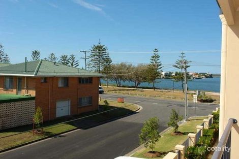 Property photo of 2/82 The Esplanade Paradise Point QLD 4216