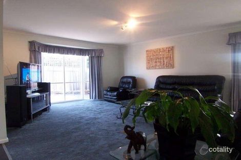Property photo of 27 Sandfield Drive Carrum Downs VIC 3201