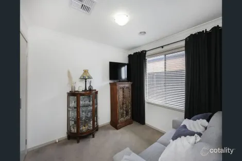 Property photo of 32 Harper Street Melton South VIC 3338