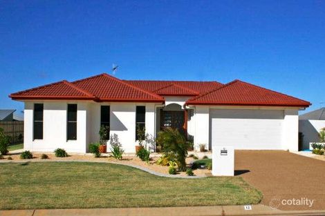 12 Back Hill Dr, Coral Cove, QLD 4670