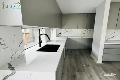 Property photo of 32 Light Street Wollert VIC 3750