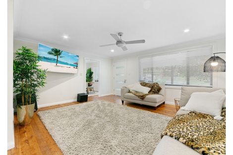 Property photo of 15 Eagle Close Lisarow NSW 2250