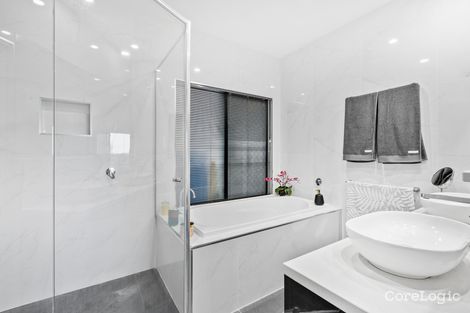Property photo of 19 Clonakilty Close Banora Point NSW 2486