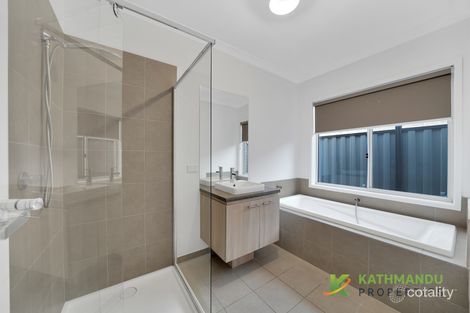 Property photo of 12 Admiration Drive Craigieburn VIC 3064