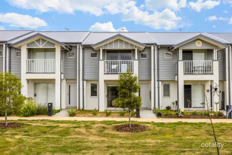 Property photo of 8 Clara Walk Gisborne VIC 3437
