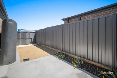 Property photo of 74 Willoby Drive Alfredton VIC 3350