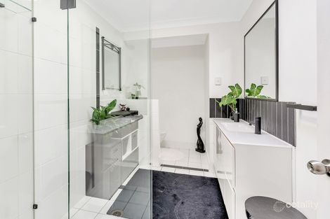 Property photo of 1/14 Cranberrie Crescent Pimpama QLD 4209