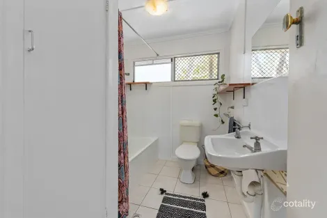 Property photo of 80 Falkirk Street Stafford Heights QLD 4053