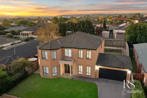 13 St Annes Cres, Berwick, VIC 3806