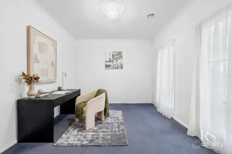 Property photo of 13 St Annes Crescent Berwick VIC 3806