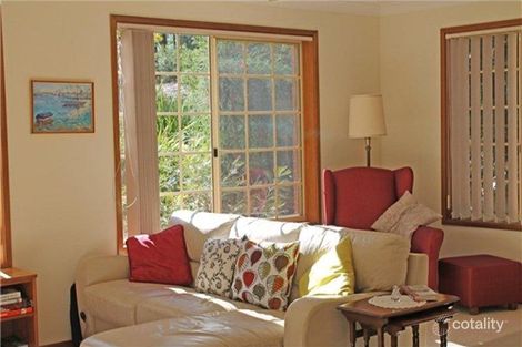 Property photo of 2/17 Beechwood Court Sunshine Bay NSW 2536