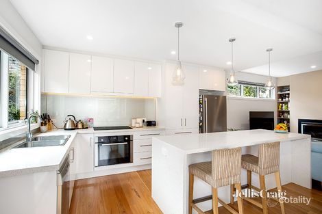 Property photo of 2 Leach Street Briar Hill VIC 3088