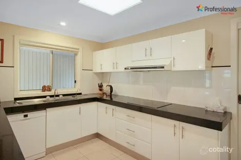 Property photo of 2 Balmoral Crescent Lake Albert NSW 2650