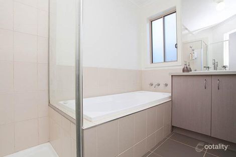 Property photo of 4 Leeds Walkway Derrimut VIC 3026
