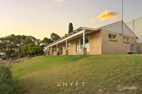 8 Hazel Ave, Quinns Rocks, WA 6030