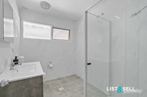 Property photo of 18 Dickens Road Ambarvale NSW 2560