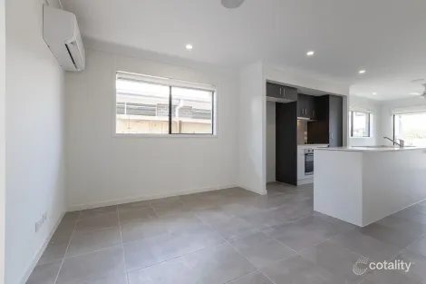 Property photo of 14 Mia Street Flinders View QLD 4305
